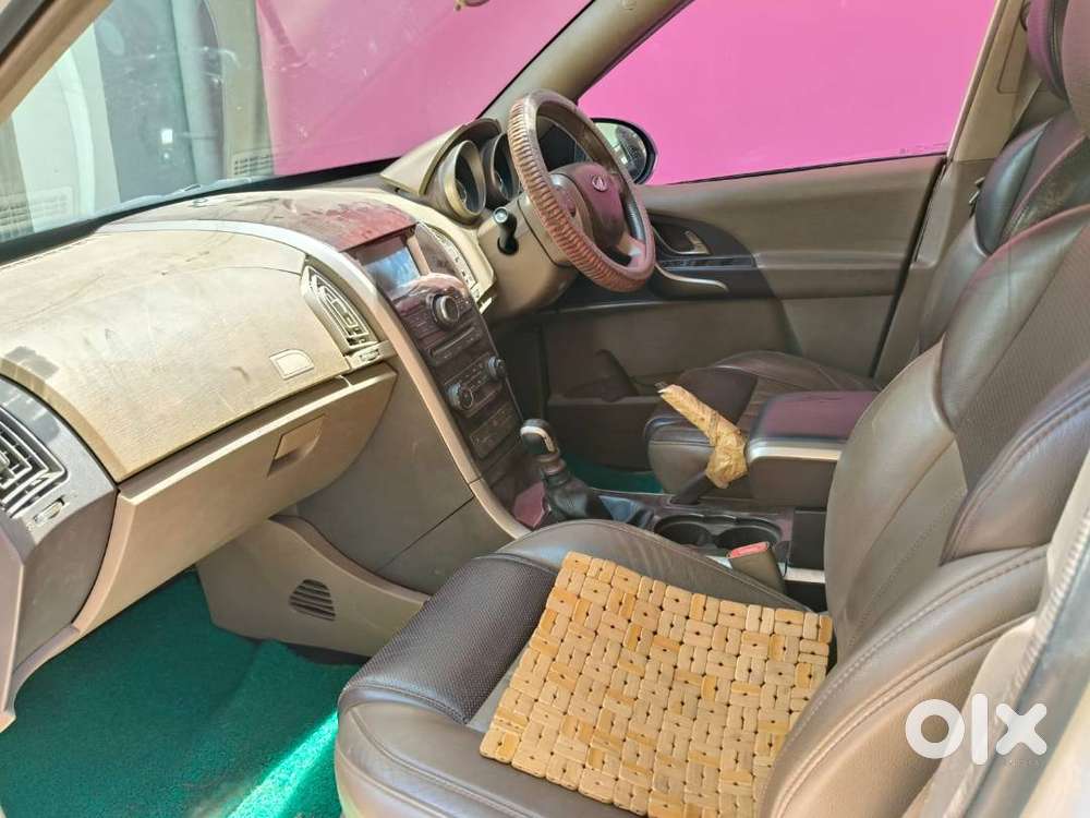 Mahindra Xuv 500 W8. Registration 2015.