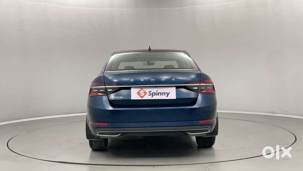 Skoda Superb 2.0 L&k Tsi At, 2023, Petrol