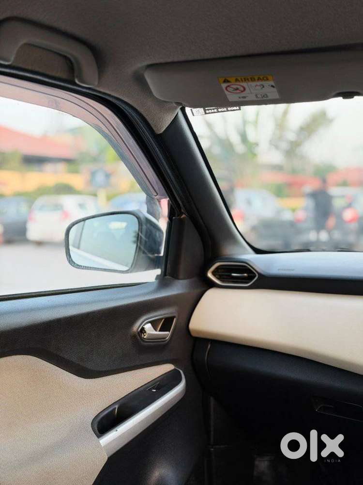 Nissan Magnite 1.0 Xv Executive, 2022, Petrol