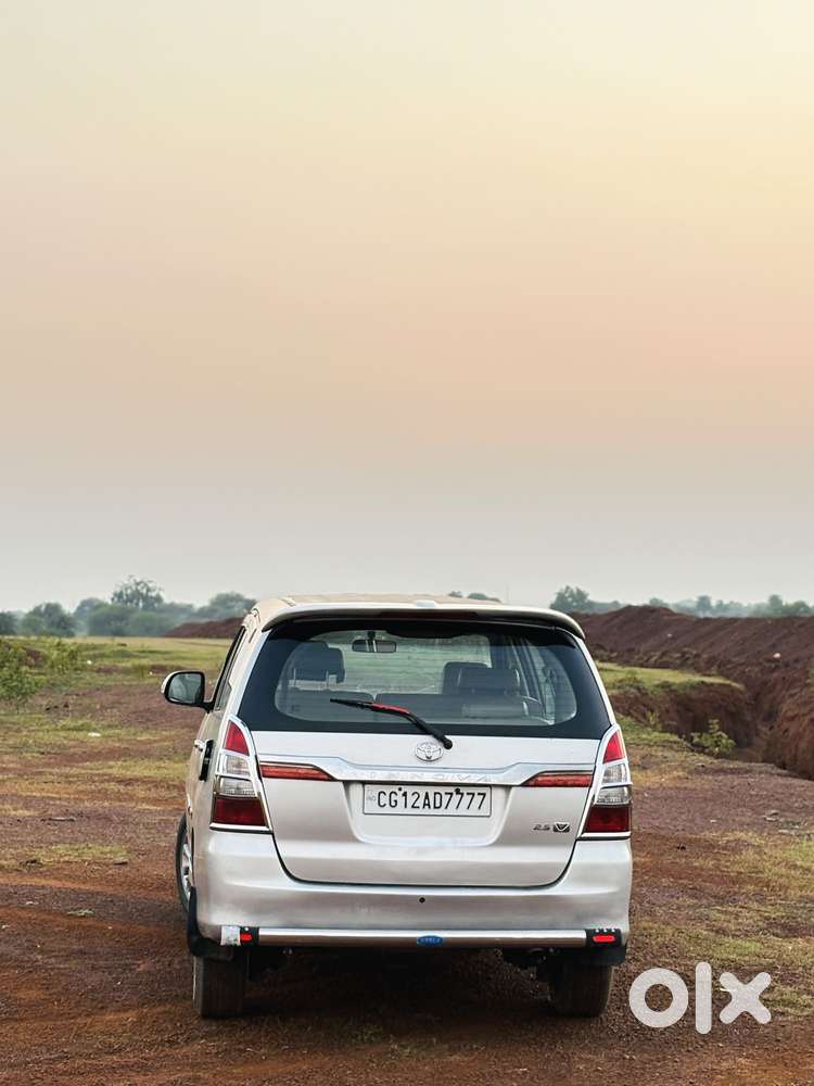 Toyota Innova 2.5 V 8 Str, 2012, Diesel