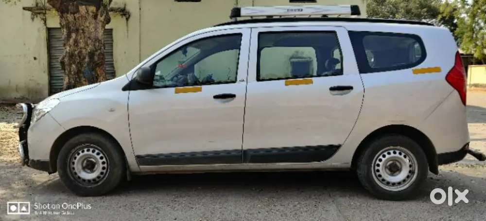 Renault Lodgy 2017 Diesel 130000 Km Driven