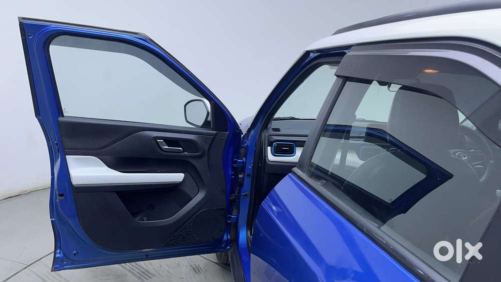 Tata Punch 1.2 Revotron Creative Amt Dual Tone, 2022, Petrol