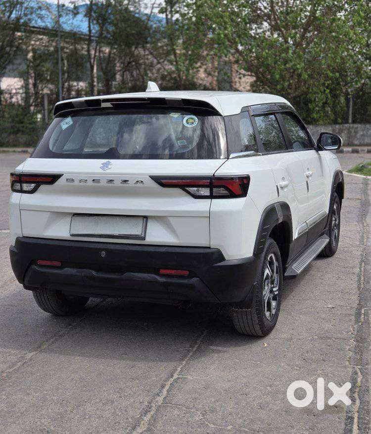 Maruti Suzuki Brezza 1.5 Lxi Cng, 2024, Cng & Hybrids