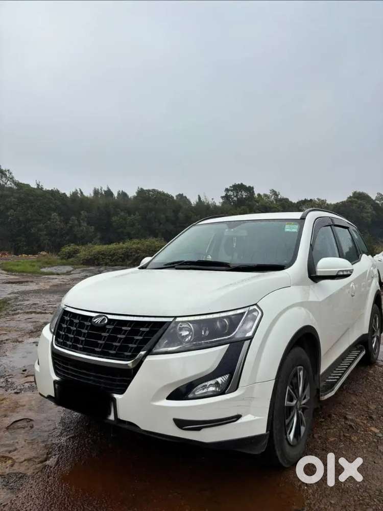 Mahindra Xuv500 W7 Pearl White  49000 Km Driven