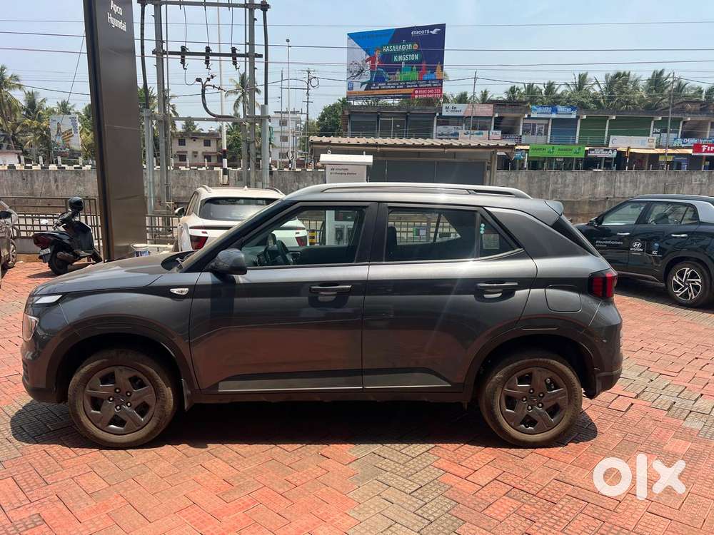 Hyundai Venue 1.2 S (o), 2023, Petrol