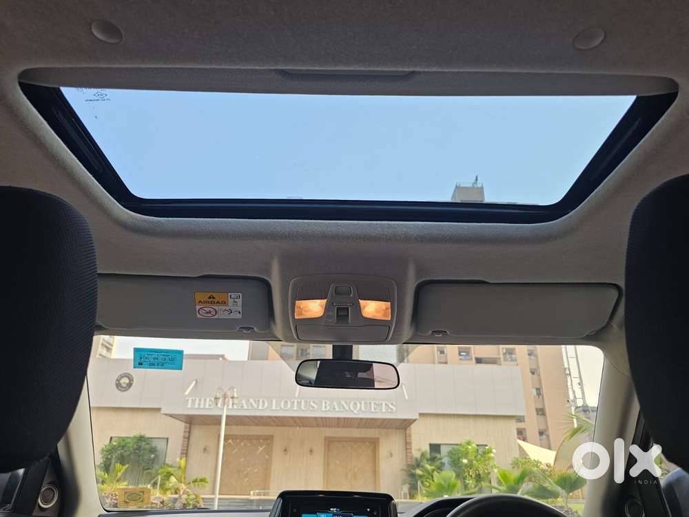 Maruti Suzuki Brezza 1.5 Zxi Smart Hybrid, 2022, Petrol