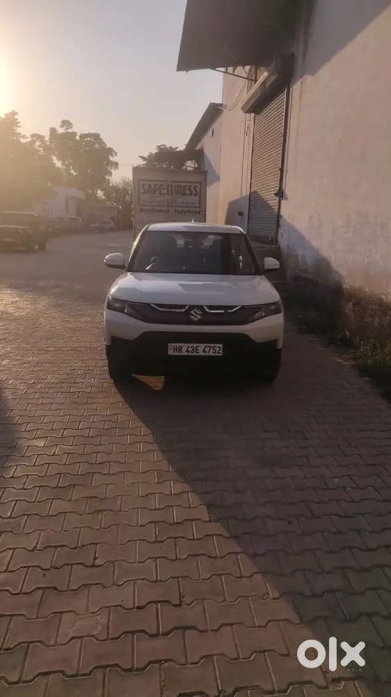 Maruti Suzuki Brezza Vxi 2025