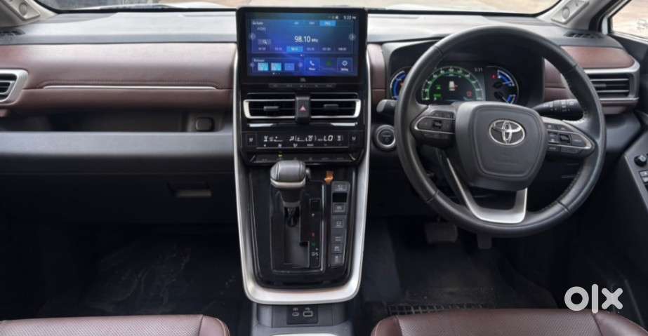 Toyota Innova Hycross 2.0 Zx (o) Hybrid 7 Str, 2024, Petrol