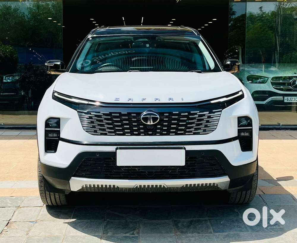Tata Safari Accomplished Dark Edition At, 2024, Diesel