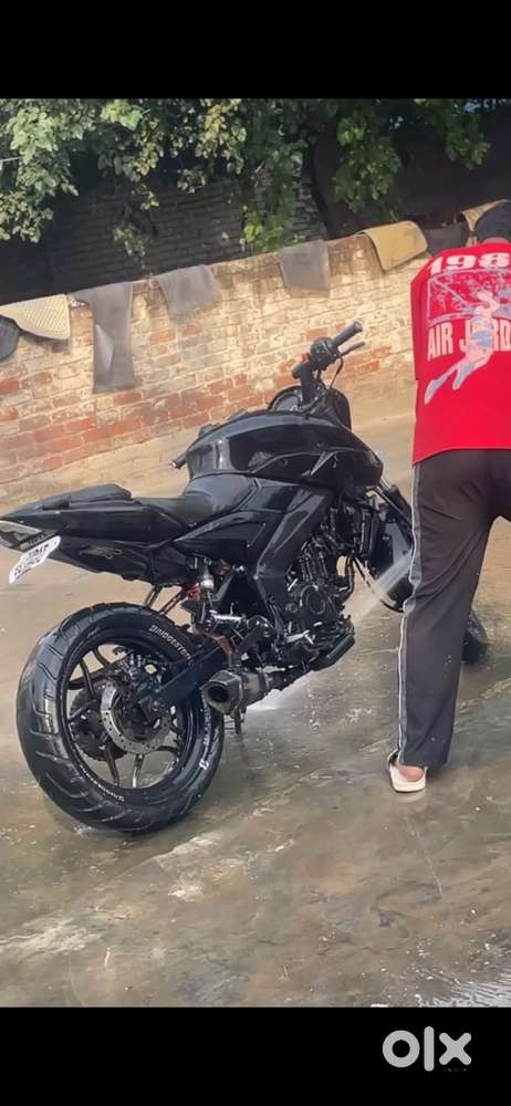 Bajaj Pulsar NS 200 2013 model