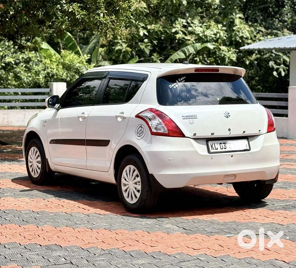 Maruti Suzuki Swift 1.2 Lxi (o), 2015, Petrol