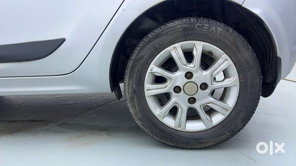 Tata Tiago Xza, 2017, Petrol