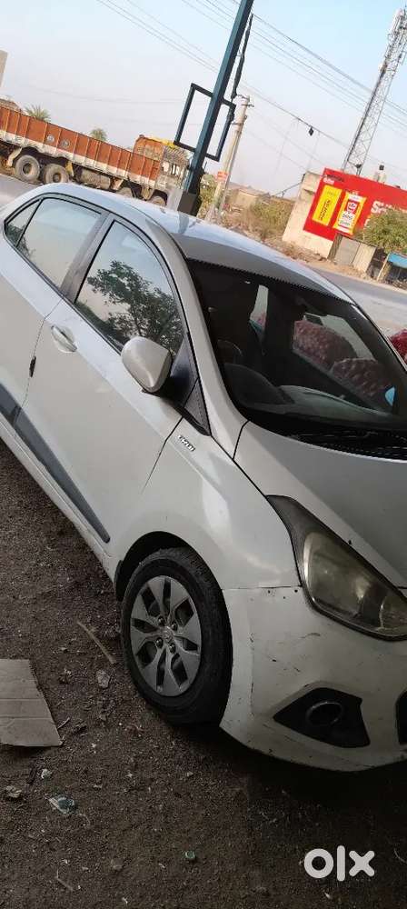 Hundai Xcent Neat And Clean Car