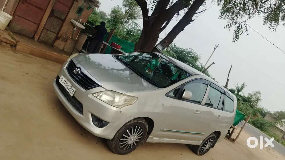 Toyota Innova Diesel 7 Str 2013