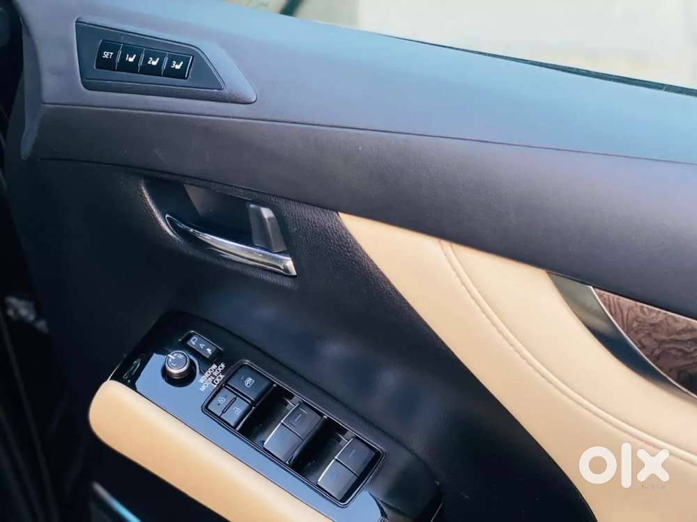 Toyota Vellfire Vip – Executive Lounge, 2023, Petrol