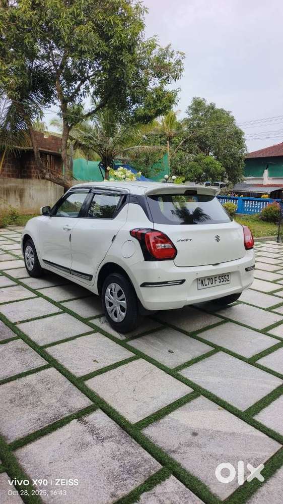 Maruti Suzuki Swift Amt Vxi, 2020, Petrol