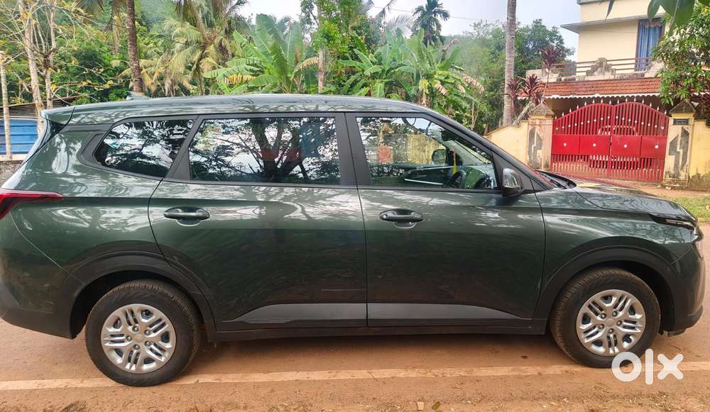 Kia Carens G 1.5 6mt Premium (o) 7-seater, 2025, Petrol