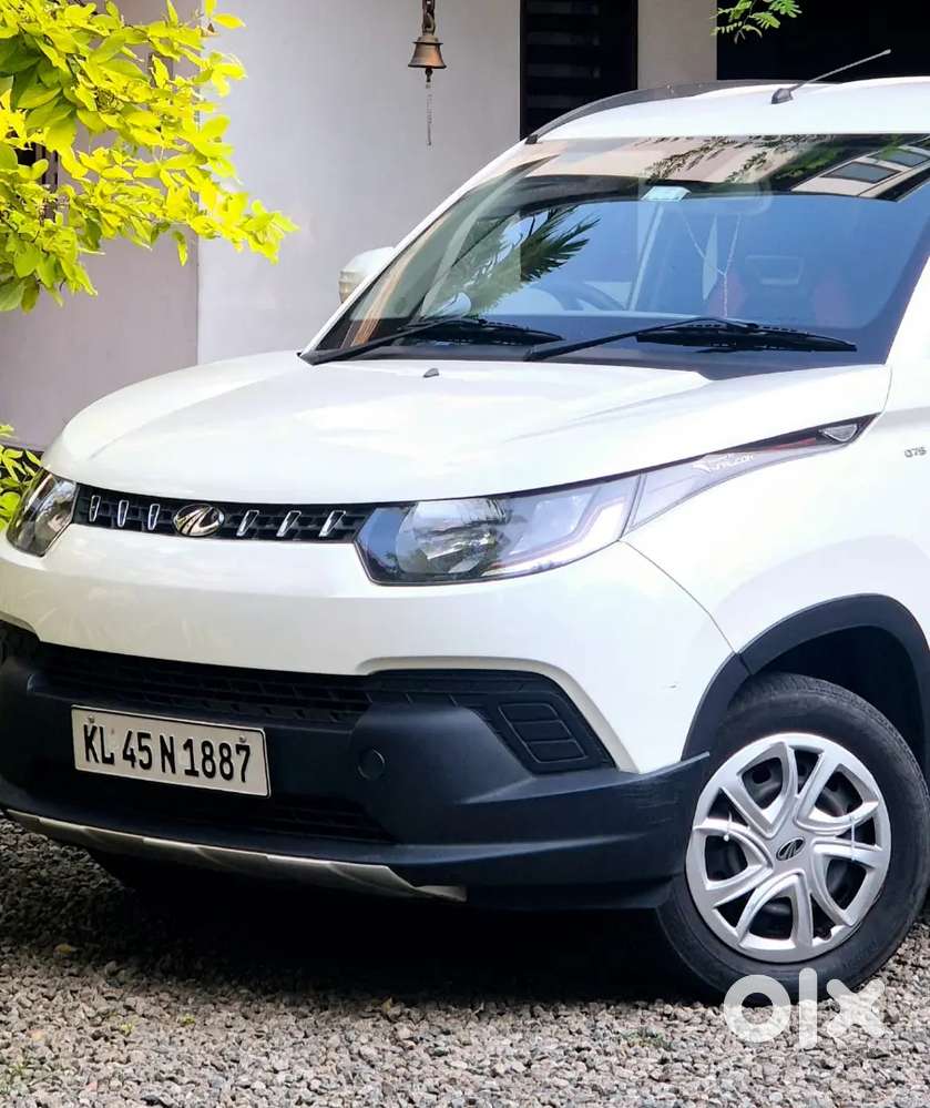 Mahindra Kuv 100