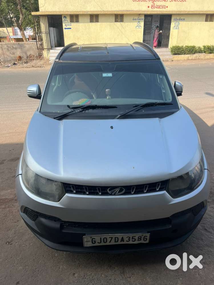 Mahindra Kuv 100 2017