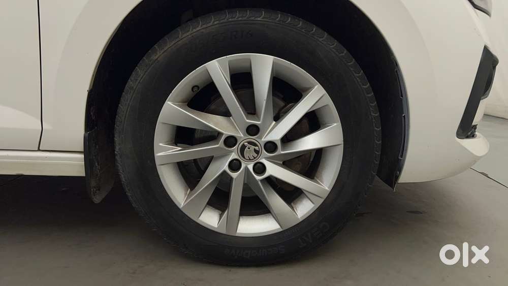 Skoda Slavia Ambition 1.0l Tsi Mt, 2022, Petrol