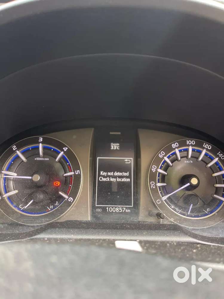 Innova Crysta 2.4 V 7 Seater