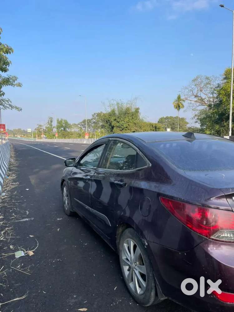 Hyundai Verna 2011