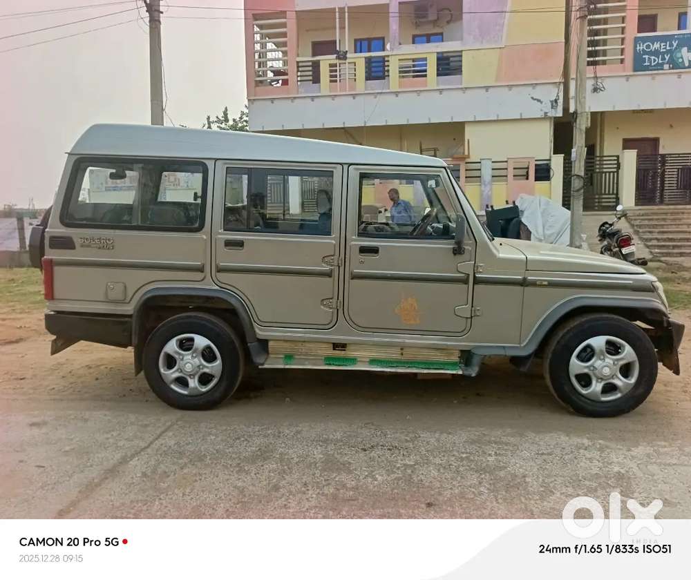 Bolero Xl 10 Seater 
Rc Valid :sep-2031
