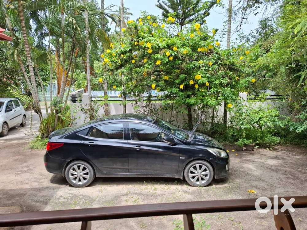 Hyundai Verna, Metallic Black