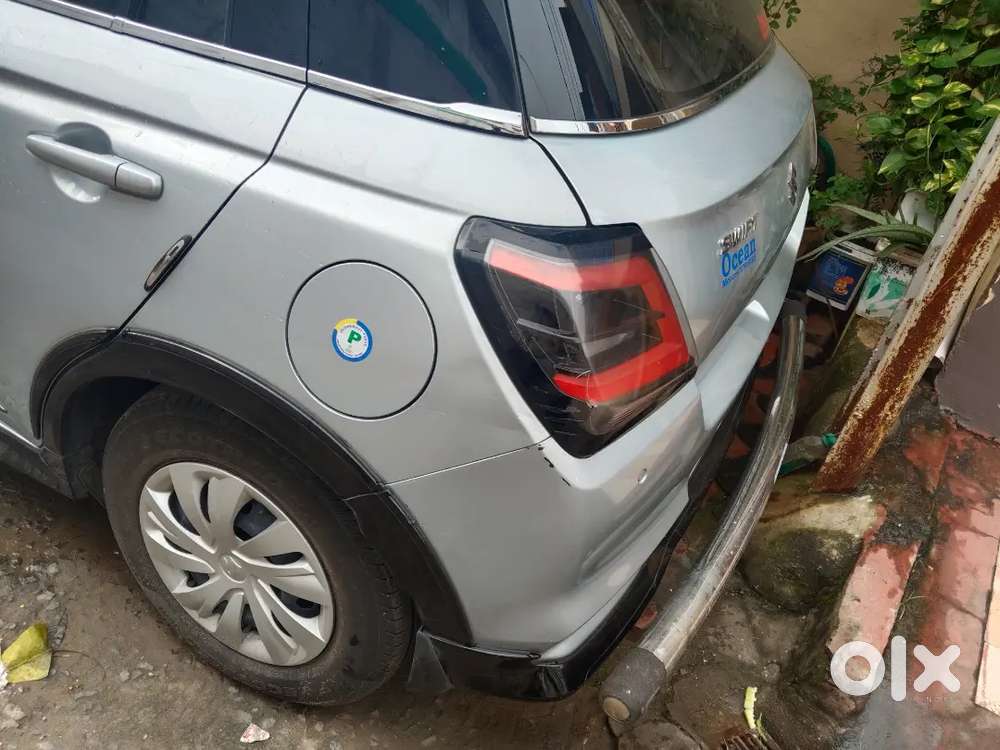 Maruti Suzuki Swift Dlx 2025