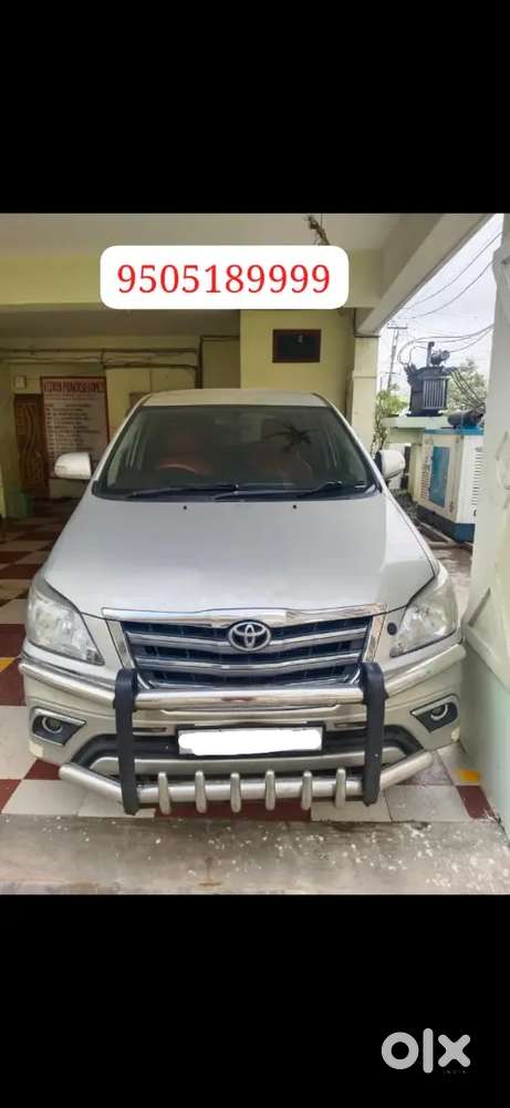 Toyota Innova 2015