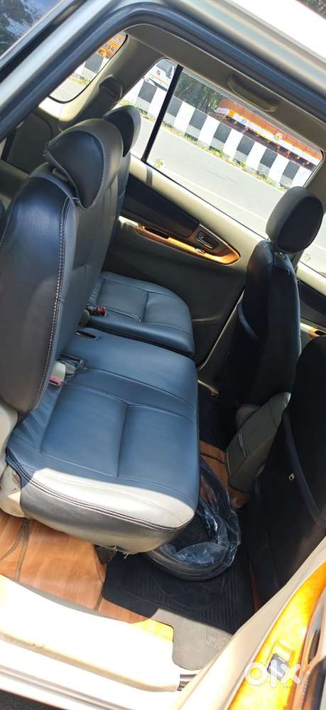 Toyota Innova 2.5 V 7 Str, 2011, Diesel