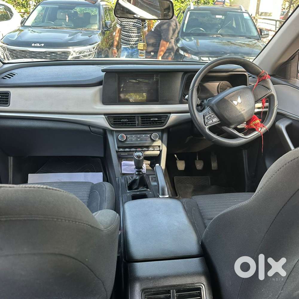 Mahindra Xuv700 2.2 Mx Diesel Mt 5 Str, 2024, Diesel