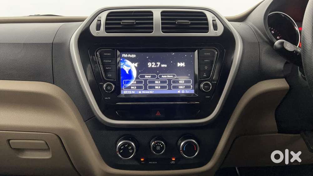 Mahindra Tuv 300 T10, 2018, Diesel