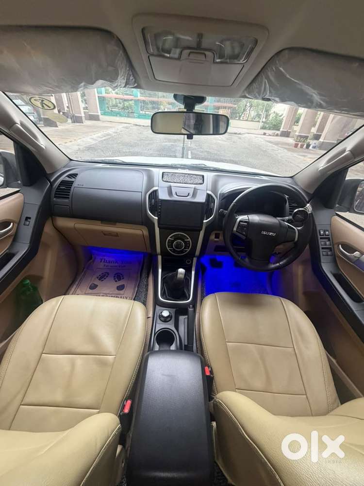 Isuzu V-cross Z 4x4 Mt, 2017, Diesel