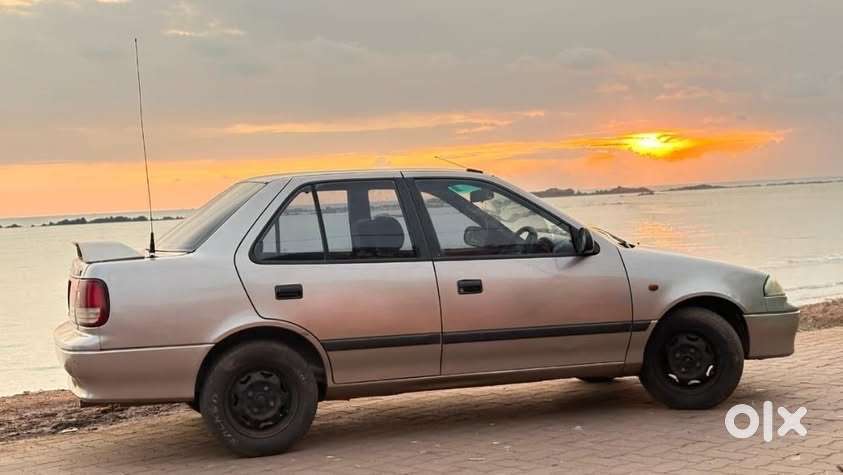 Maruti Suzuki Esteem 2002