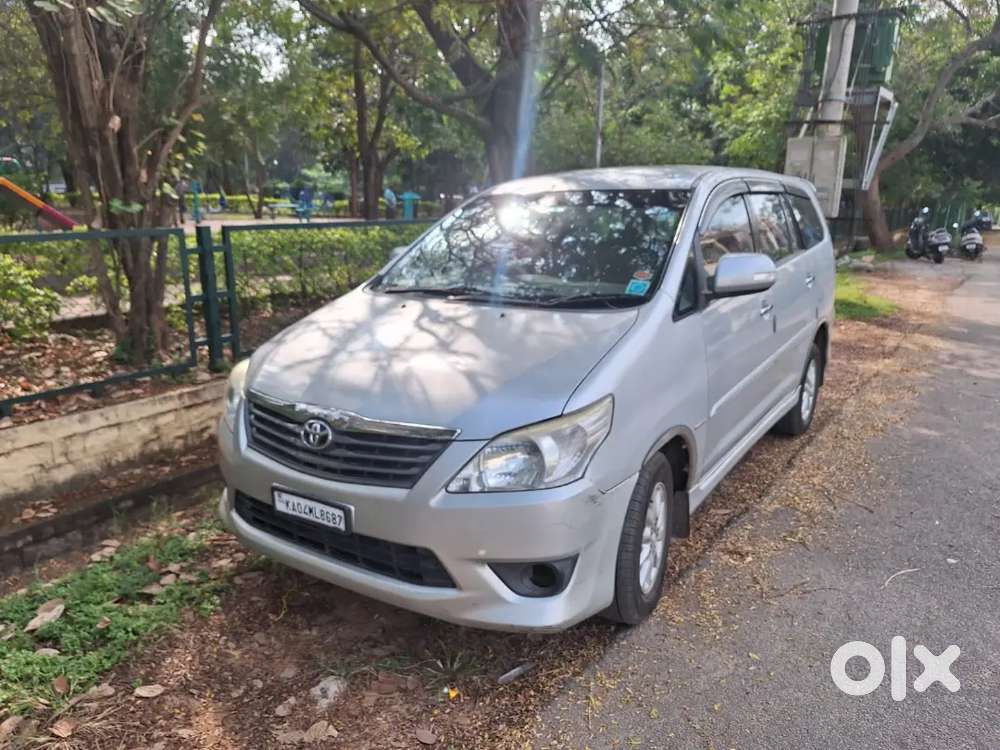Toyota Innova 2013 Diesel 130000 Km Driven