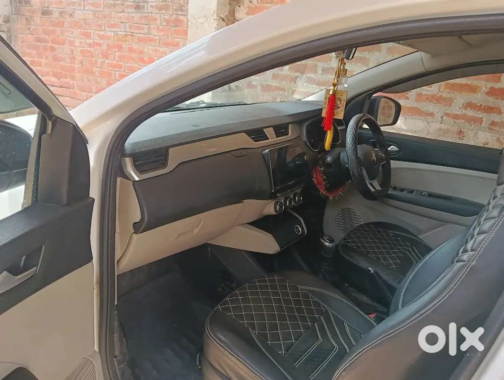 2022 Renault Triber 1.0 Rxz Amt Dual Tone