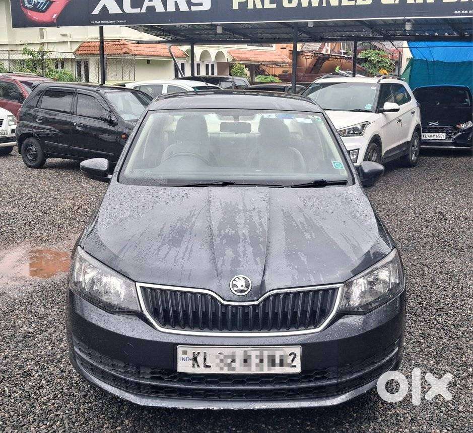 Skoda Rapid 1.0 Tsi Active, 2021, Petrol