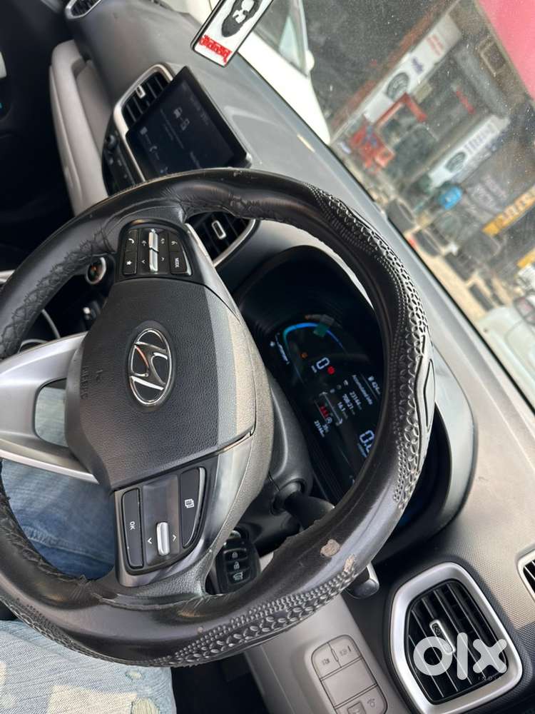 Hyundai Venue Petrol 2024