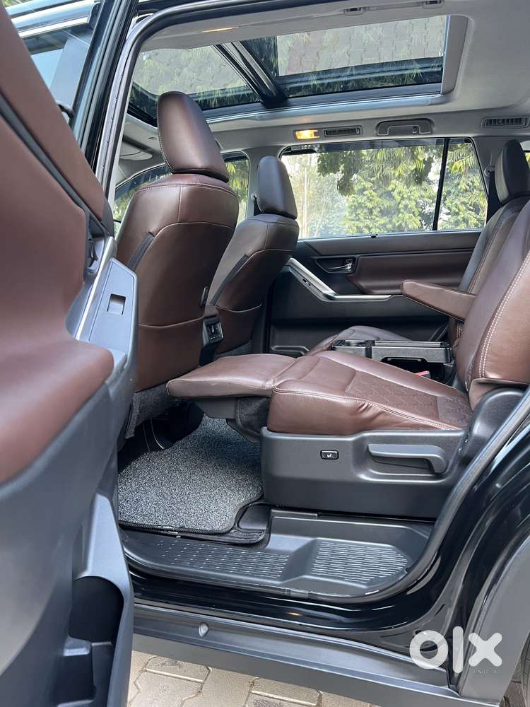 Toyota Innova Hycross 2.0 Zx (o) Hybrid 7 Str, 2023, Electric