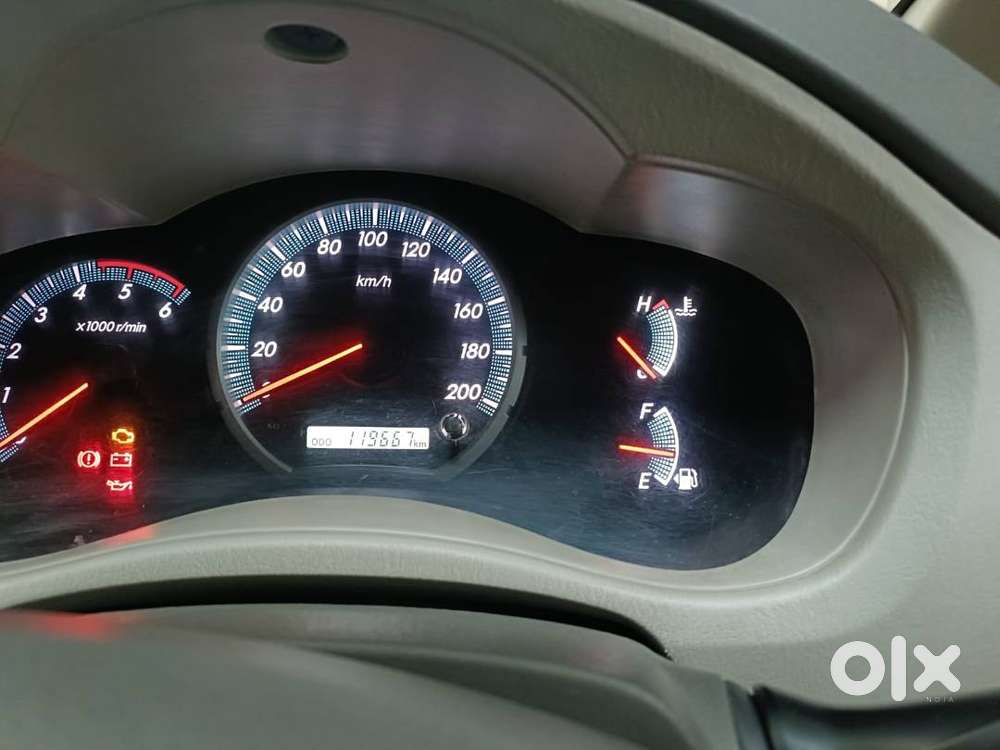 Toyota Innova 2.5 V 2015