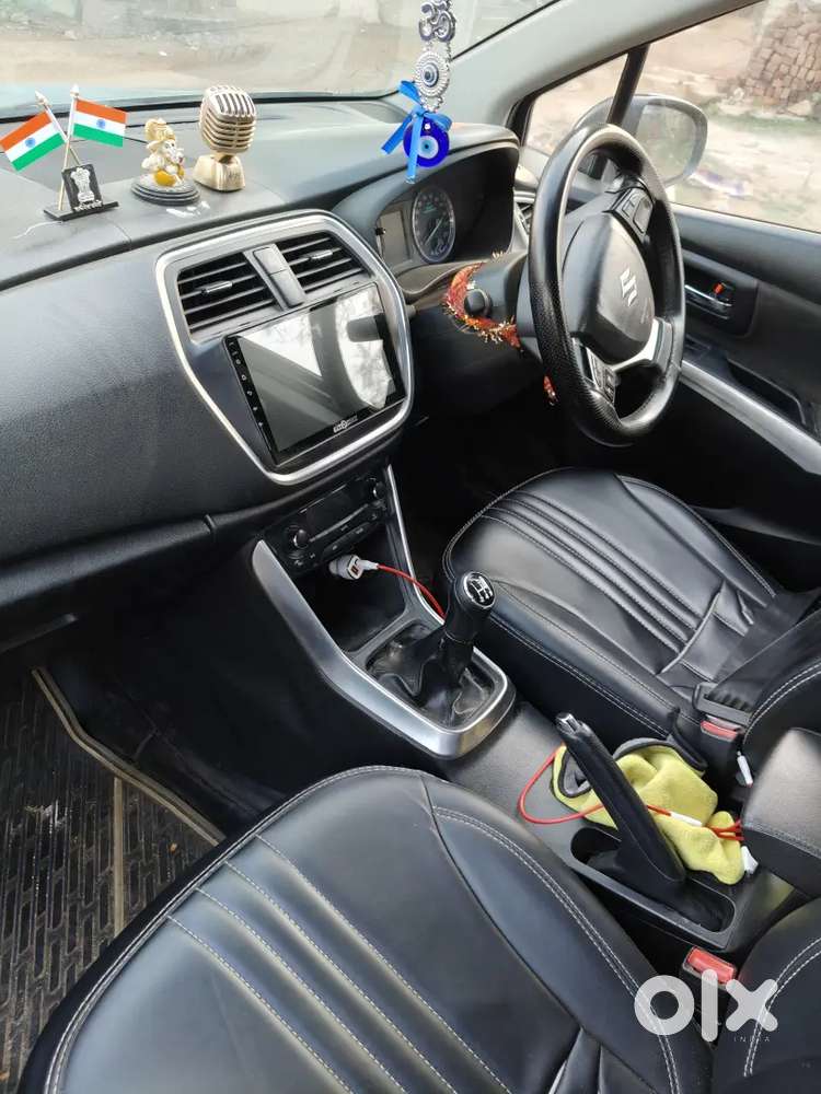 Maruti Suzuki S-cross Top Model Silver Coler Pussbutten Start Allohill