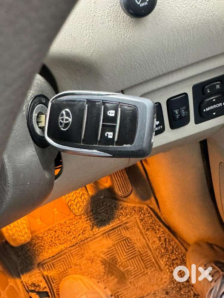 Toyota Innova 2015 Diesel Well Maintained