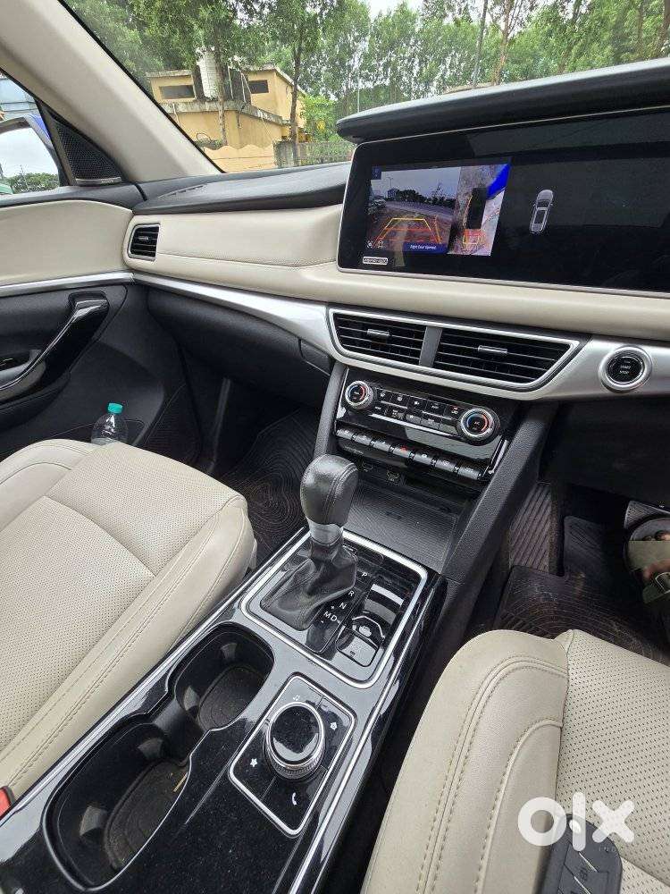 Mahindra Xuv700 2.2 Ax 7 Diesel At Luxury Pack Str Awd, 2023, Diesel
