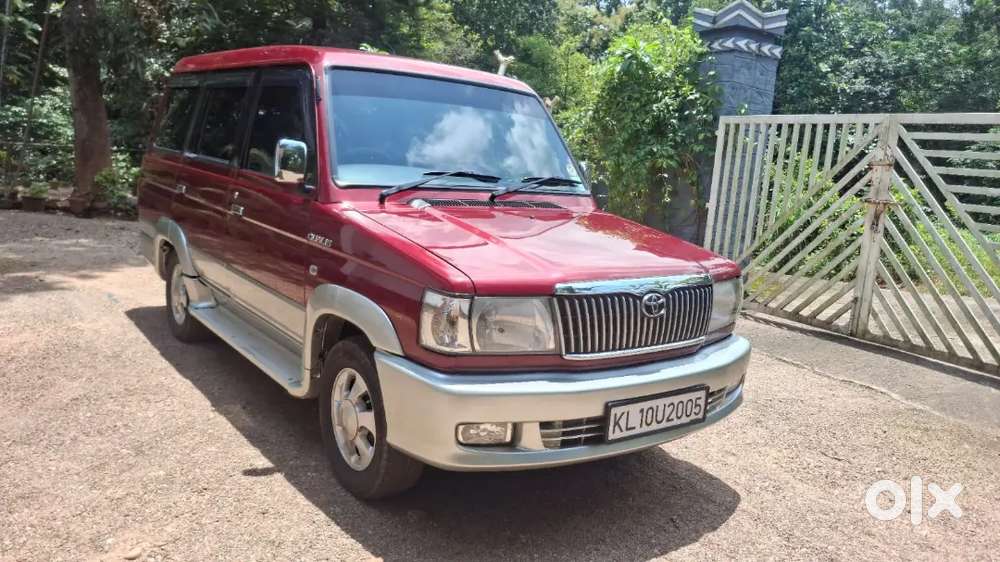 Toyota Qualis 2004 Diesel Well Maintained, Good Condition