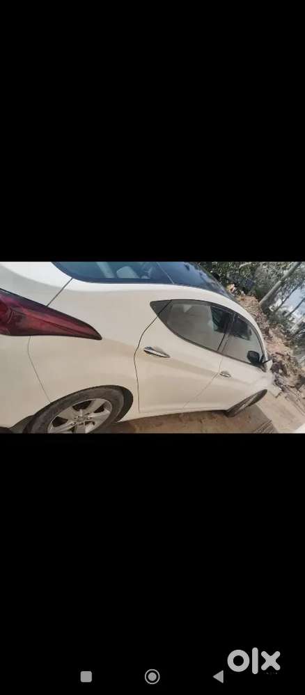 Hyundai New Elantra 2013 Diesel 118000 Km Driven