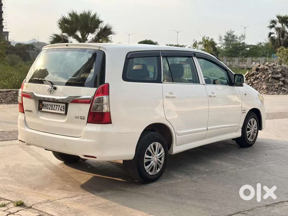 Toyota Innova 2.5 G (diesel) 8 Seater Bs Iv, 2015, Diesel