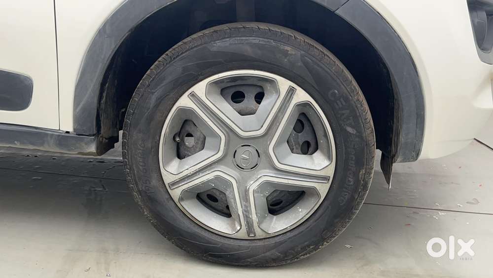 Tata Nexon 1.2 Revotron Xm, 2018, Petrol