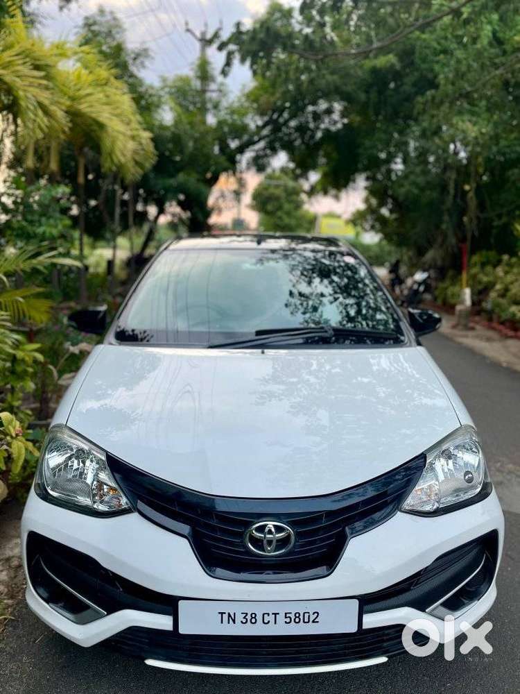 Toyota Etios Cross 1.2 V, 2019, Petrol