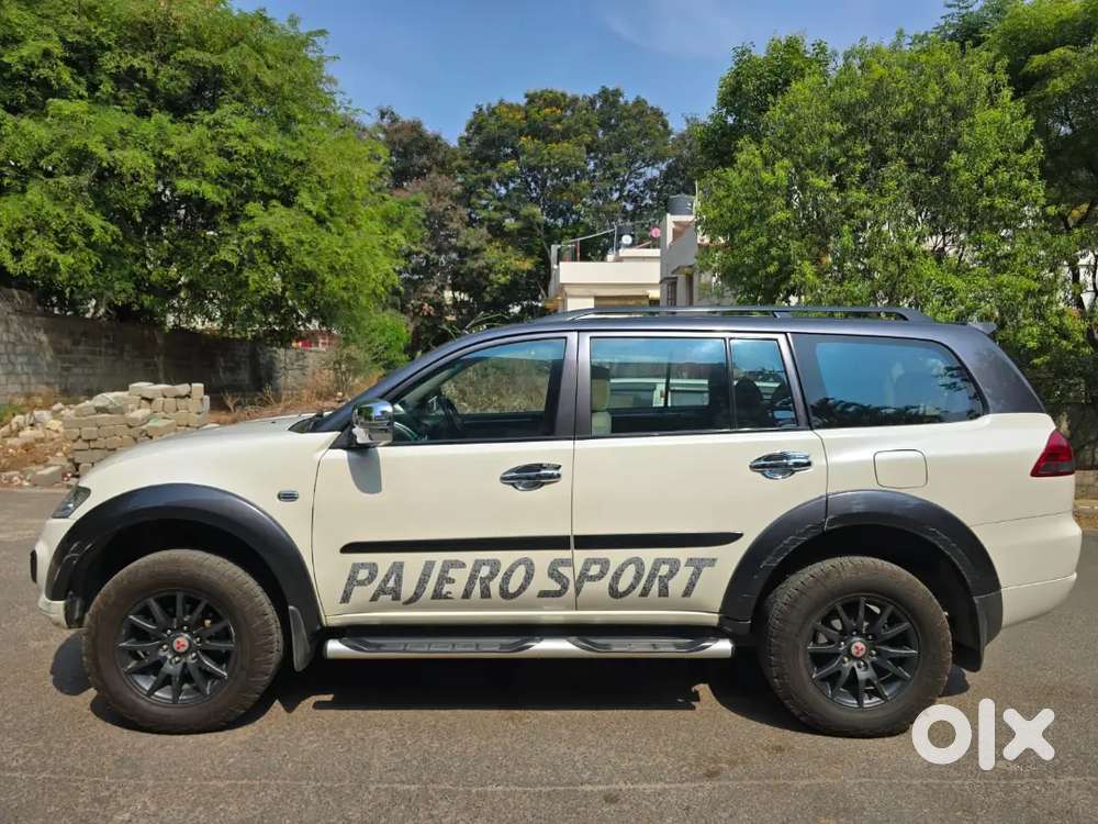 Mitsubishi Pajero Sport Select Plus 4x2 At